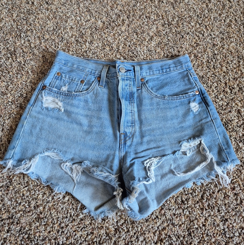 Levi's Women's 501 Button Fly Denim Shorts - Picture 5 of 5
